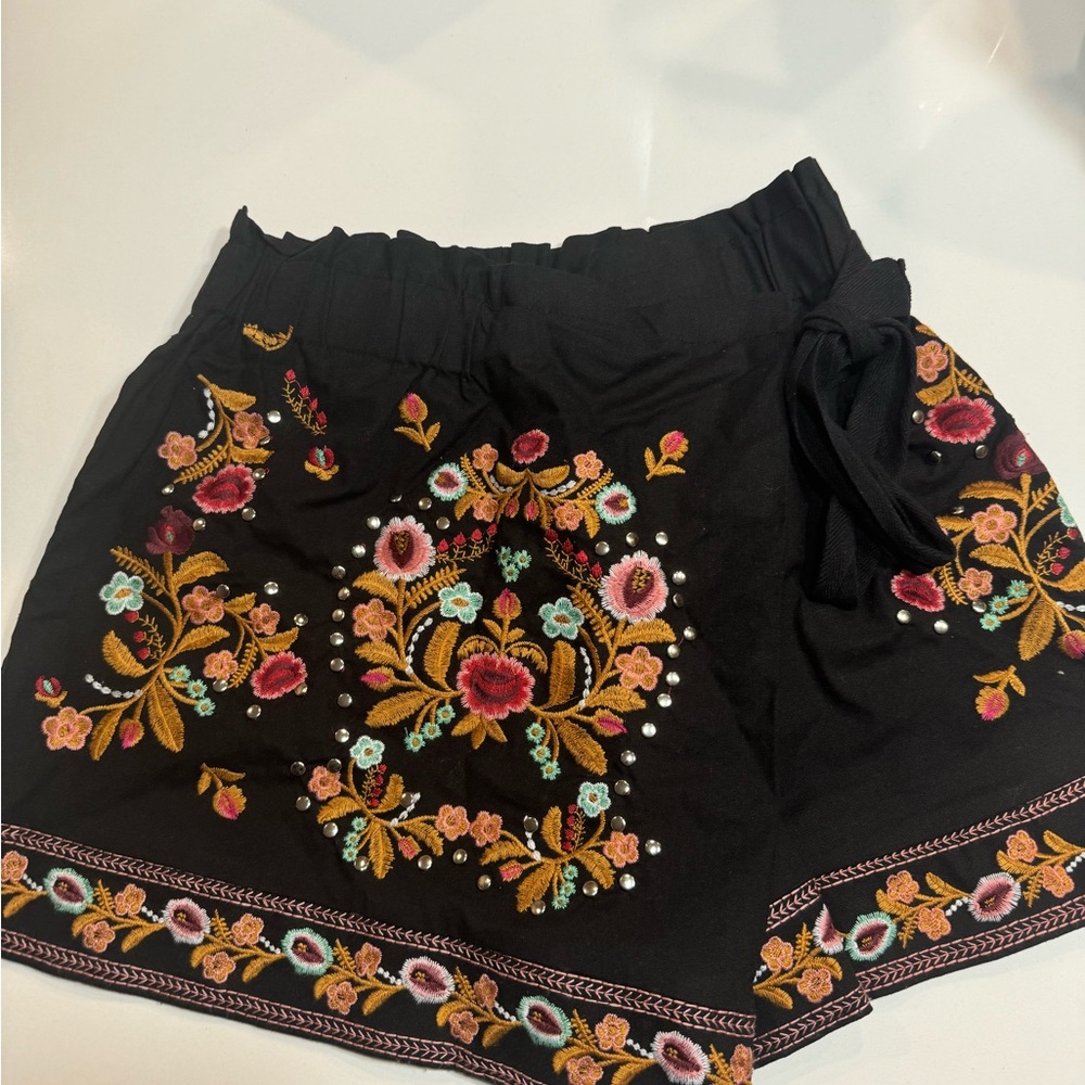Goodnight Macaroon Black Skort with Floral Embroidery